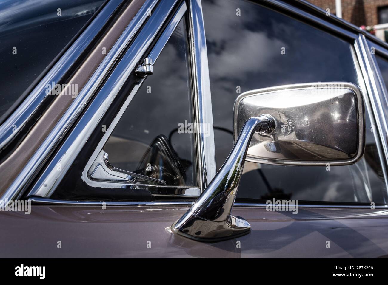 Jaguar XJ6 mirror close up Stock Photo