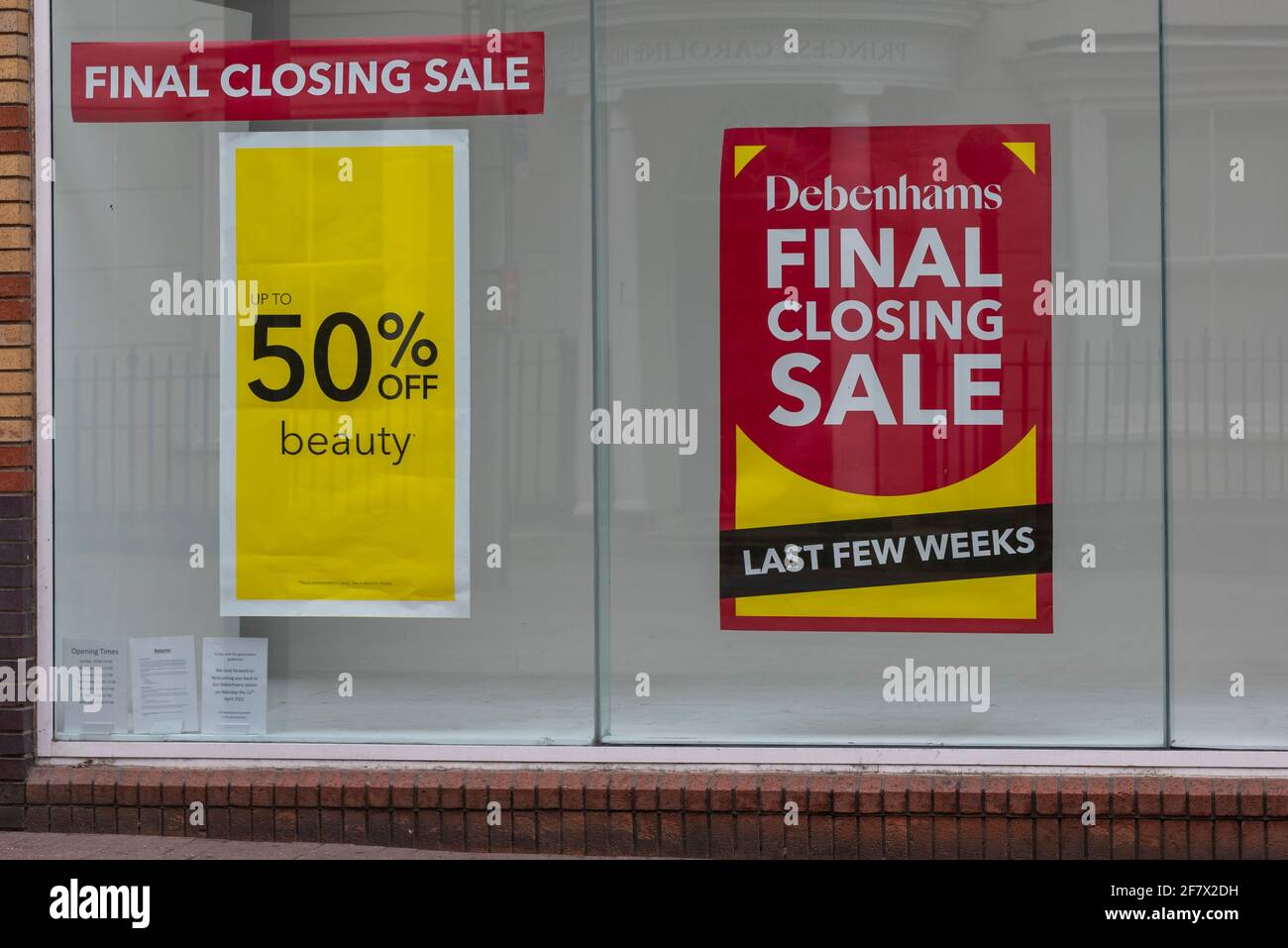 Debenhams shop window display hires stock photography and images Alamy