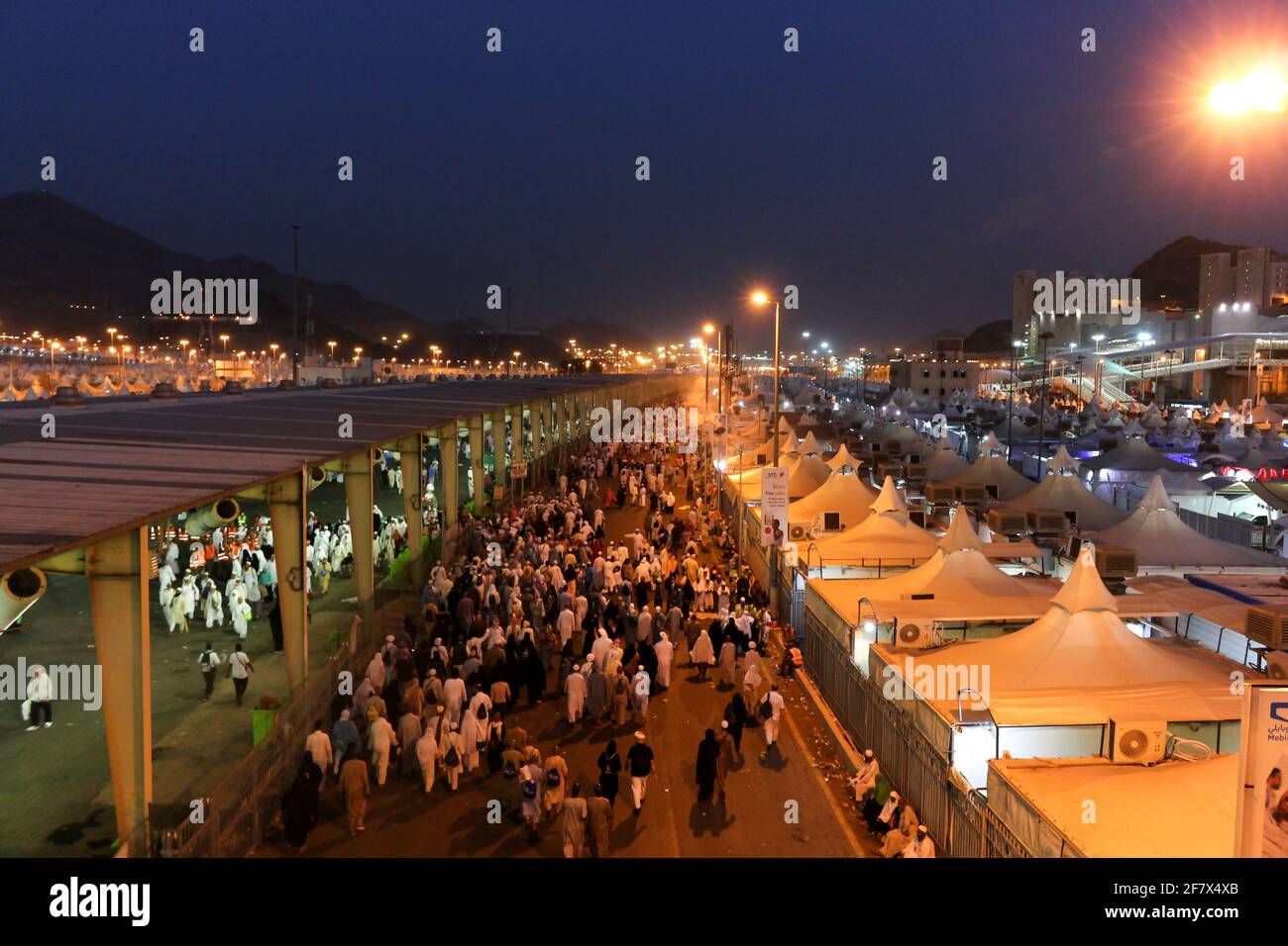Hajj Mina Tents High Resolution Stock Photography And Images Alamy