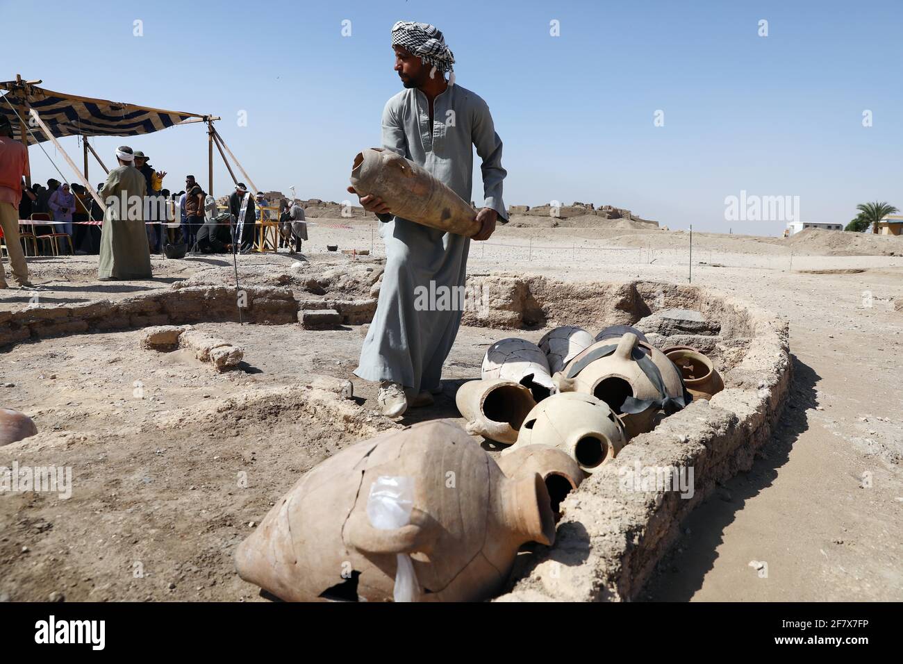 210410 Luxor April 10 2021 Xinhua An Excavation Worker