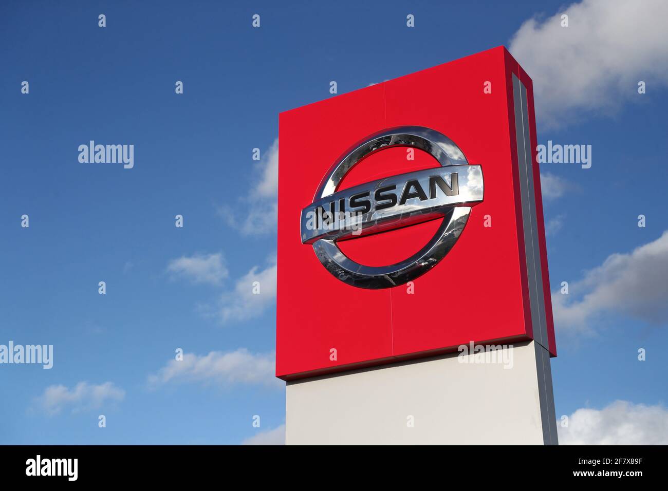 Nissan car shop Stock Photo Alamy