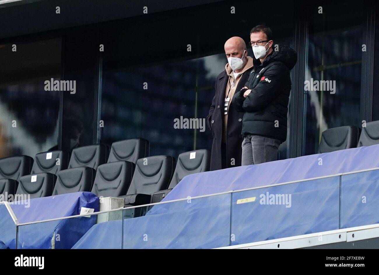 firo 04/10/2021 Football, Soccer 1.Bundesliga, Season 2020/2021 Eintracht  Frankfurt - VfL Wolfsburg Michael Frontzeck, half figure, with, and, Fredi  Bobic, on, the, Tribune | usage worldwide Stock Photo - Alamy