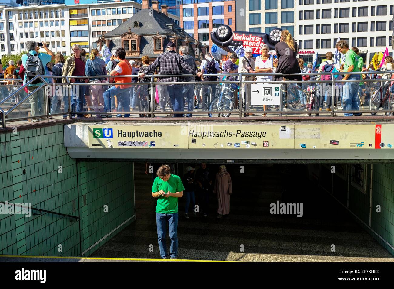 14.09.2019, Frankfurt am Main, Hessen, Deutschland - Eingang zu S- und U-Bahn und zur Hauptwache-Passage in Frankfurt vor der Demonstration, die unter Stock Photo