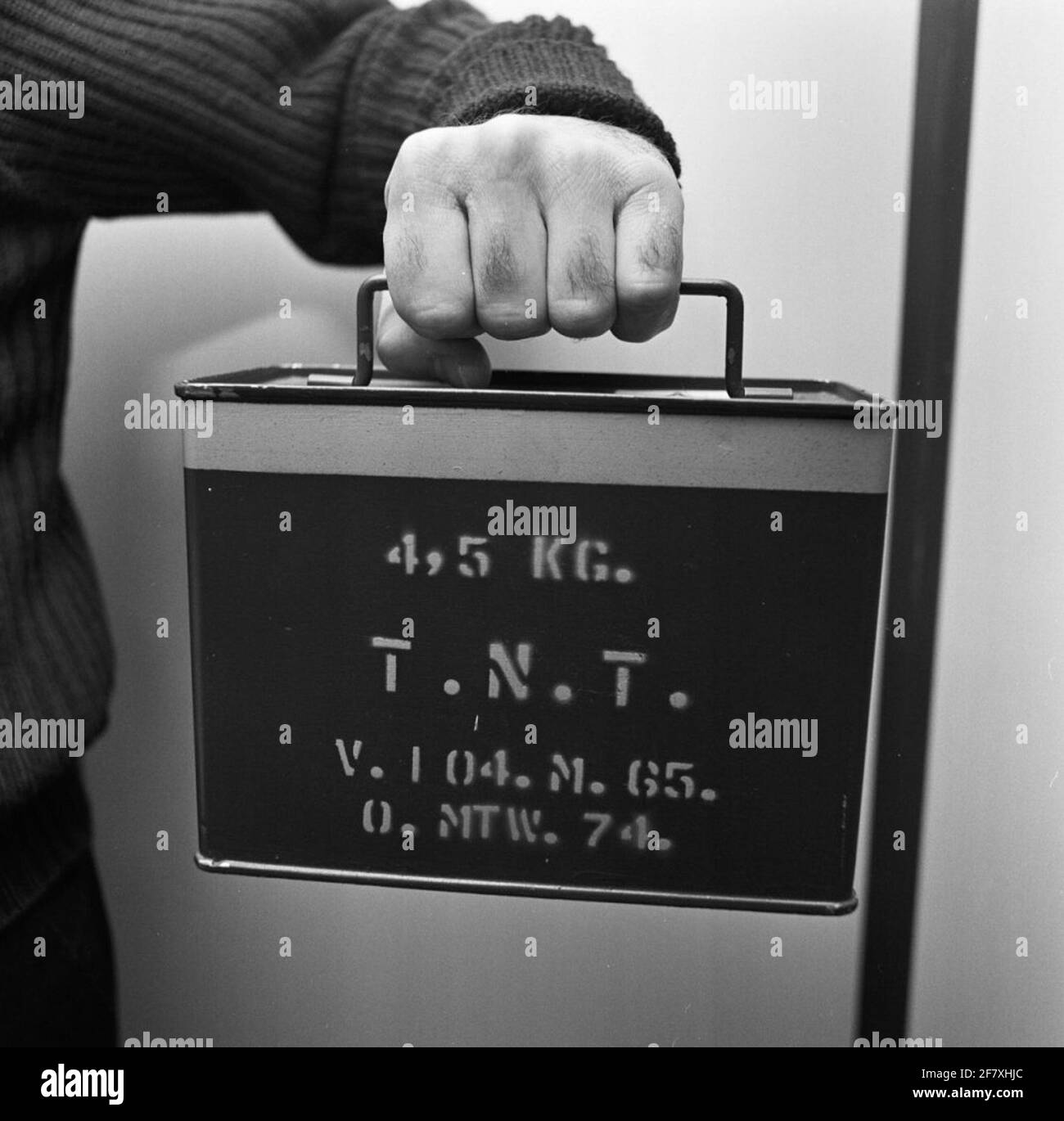 Explosive weapons functionality hi-res stock photography and images - Alamy
