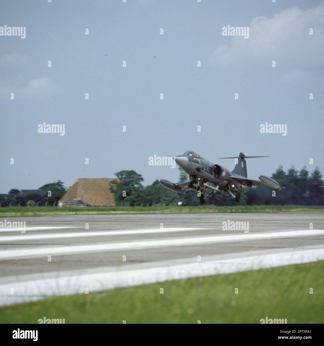 Lockheed F-104G Starfighter of 322 Squadron in the landing on ...