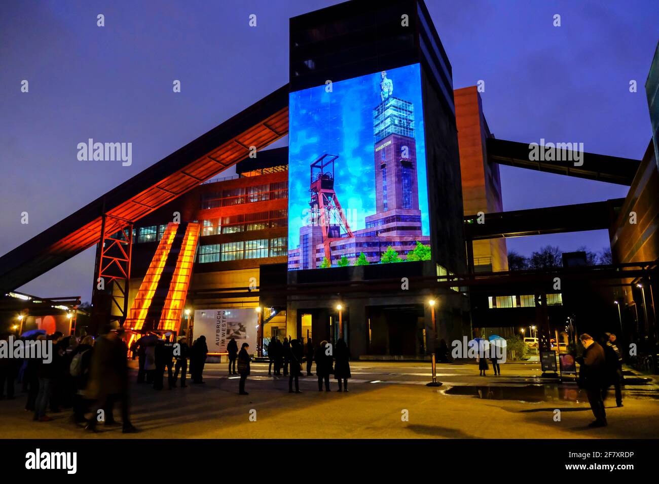 10.01.2020, Essen, Ruhrgebiet, Nordrhein-Westfalen, Deutschland - Zehn nach Zehn, 10 Jahre Kulturhauptstadt und Ruhr Museum. Alle Bilder sind noch da. Stock Photo