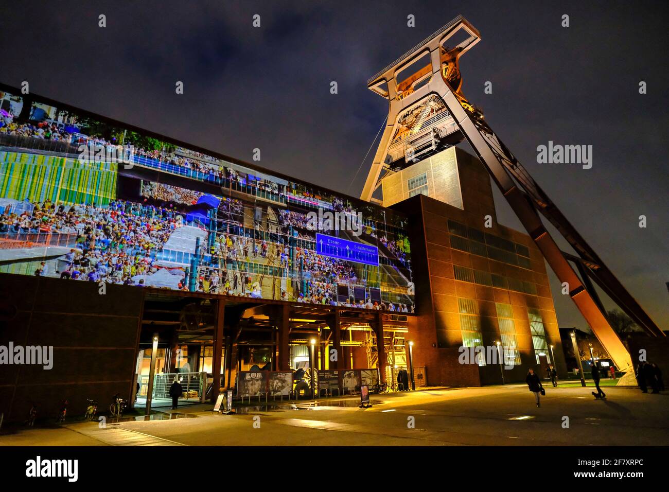 10.01.2020, Essen, Ruhrgebiet, Nordrhein-Westfalen, Deutschland - Zehn nach Zehn, 10 Jahre Kulturhauptstadt und Ruhr Museum. Alle Bilder sind noch da. Stock Photo