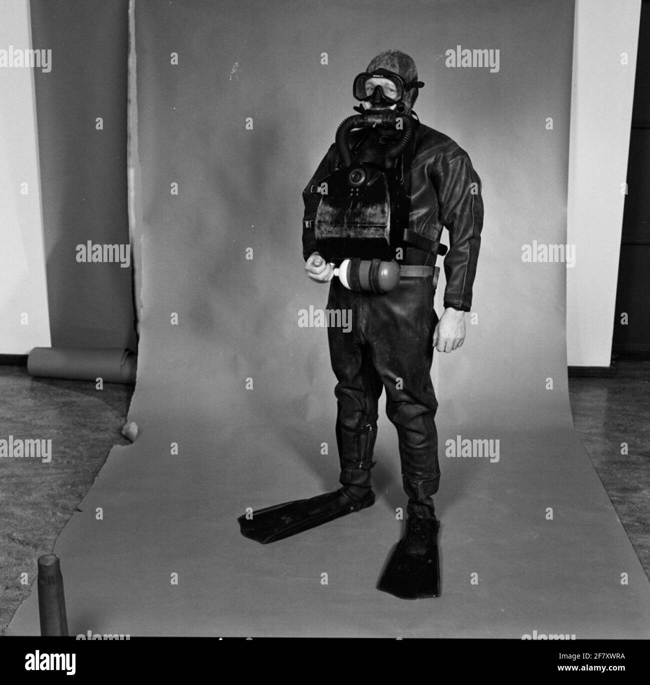 Recording at the diving school aboard Hr.Ms. Thetis (1985) of diving