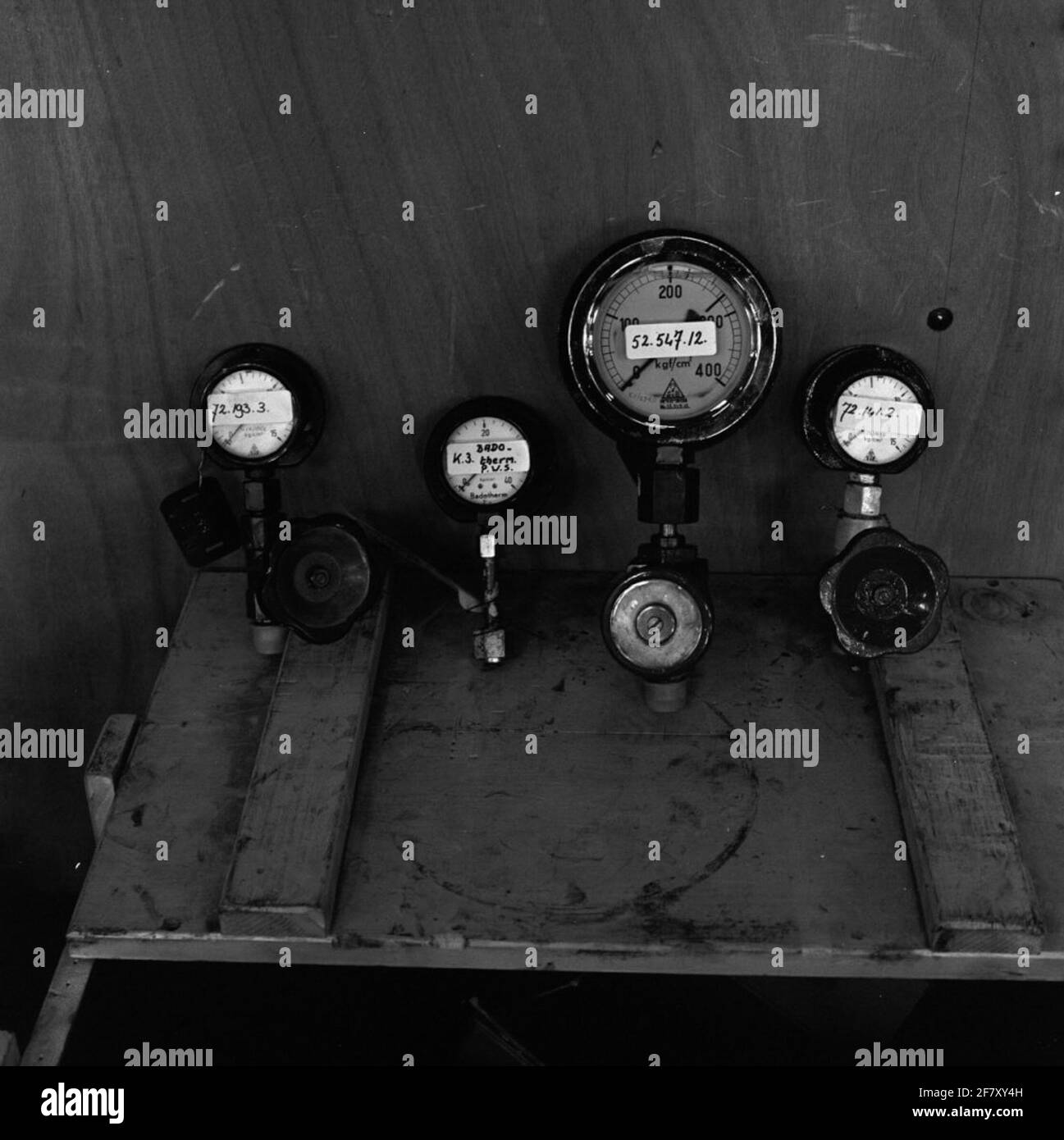 Manometers, juli 1976 Stock Photo Alamy