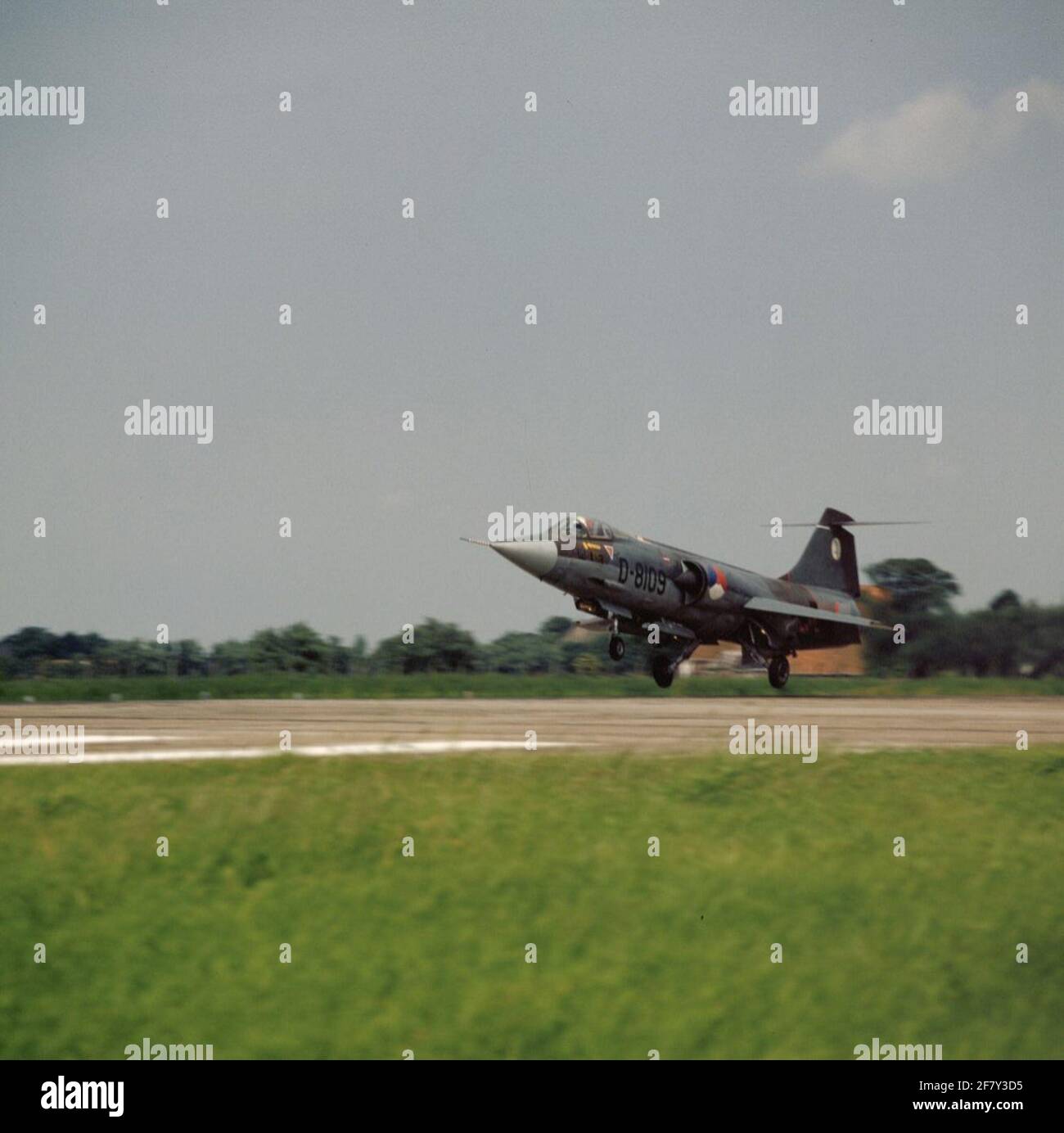 Lockheed F-104G Starfighter of 322 Squadron in the landing on ...