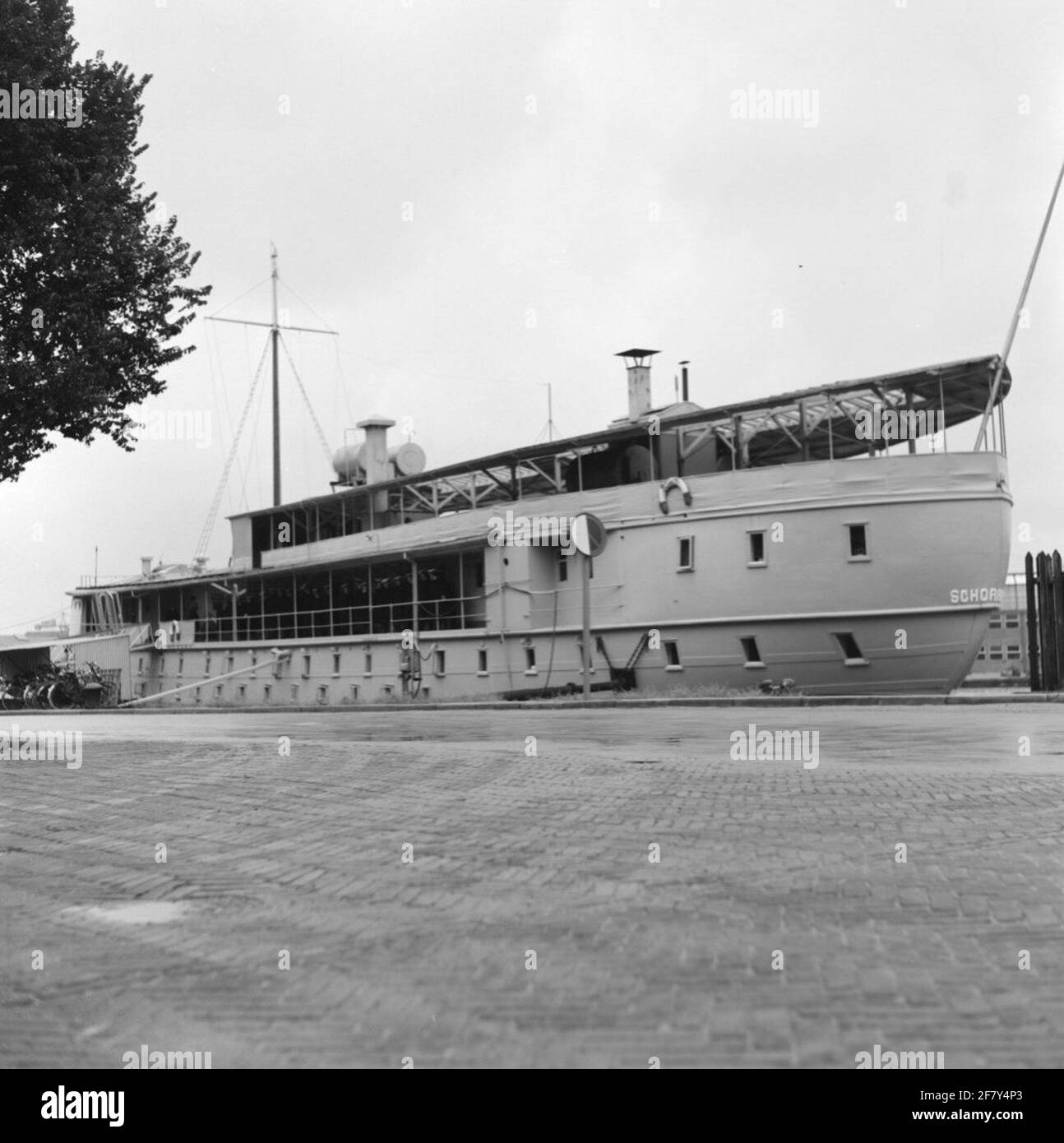 HR. Ms. Scorpio (19081971). Part of object series AVDKM 53588 to 53592