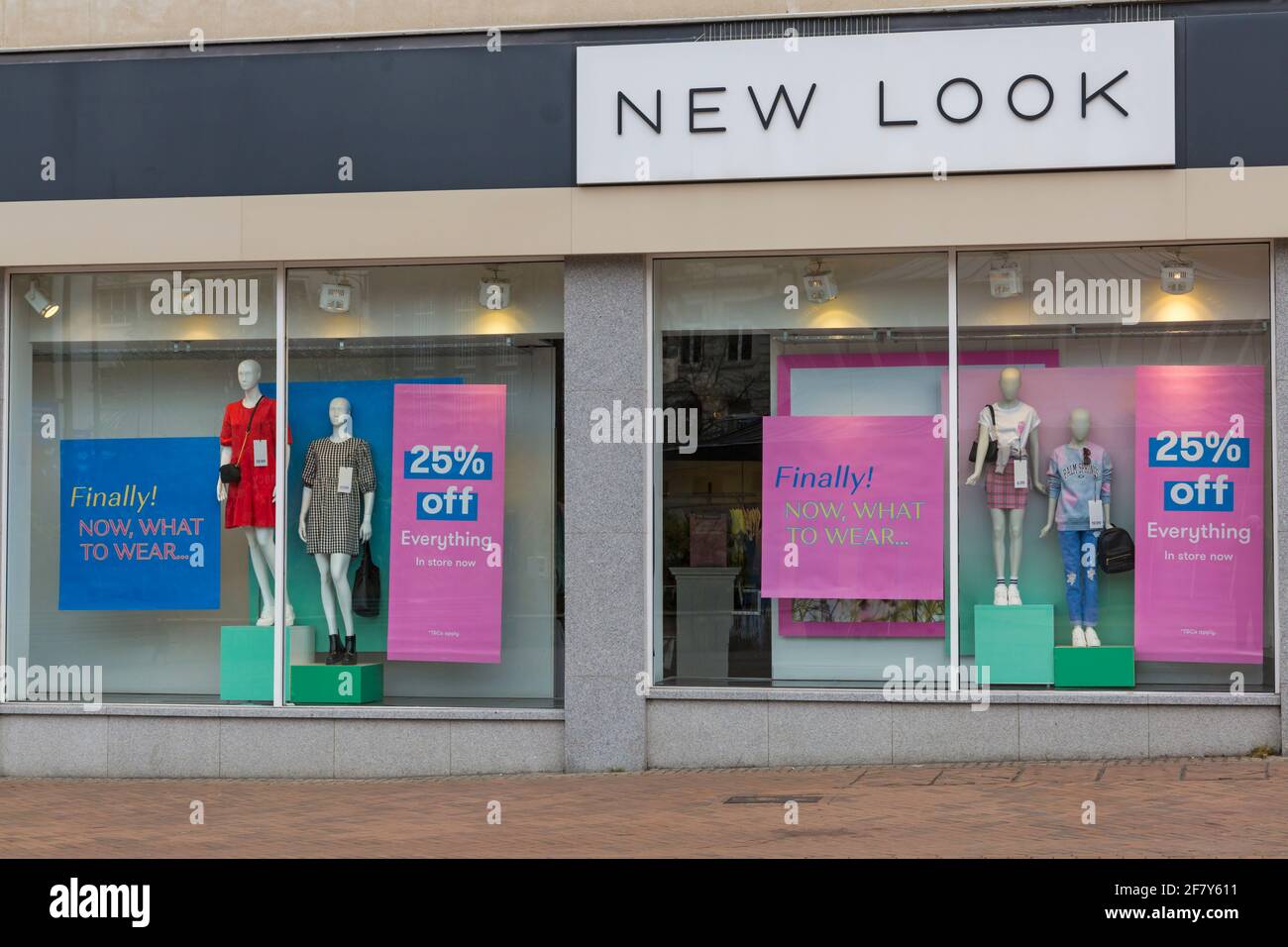 25% off everything at New Look store in Bournemouth, Dorset UK in April ahead of non essential shops opening as Covid-19 restrictions ease Stock Photo