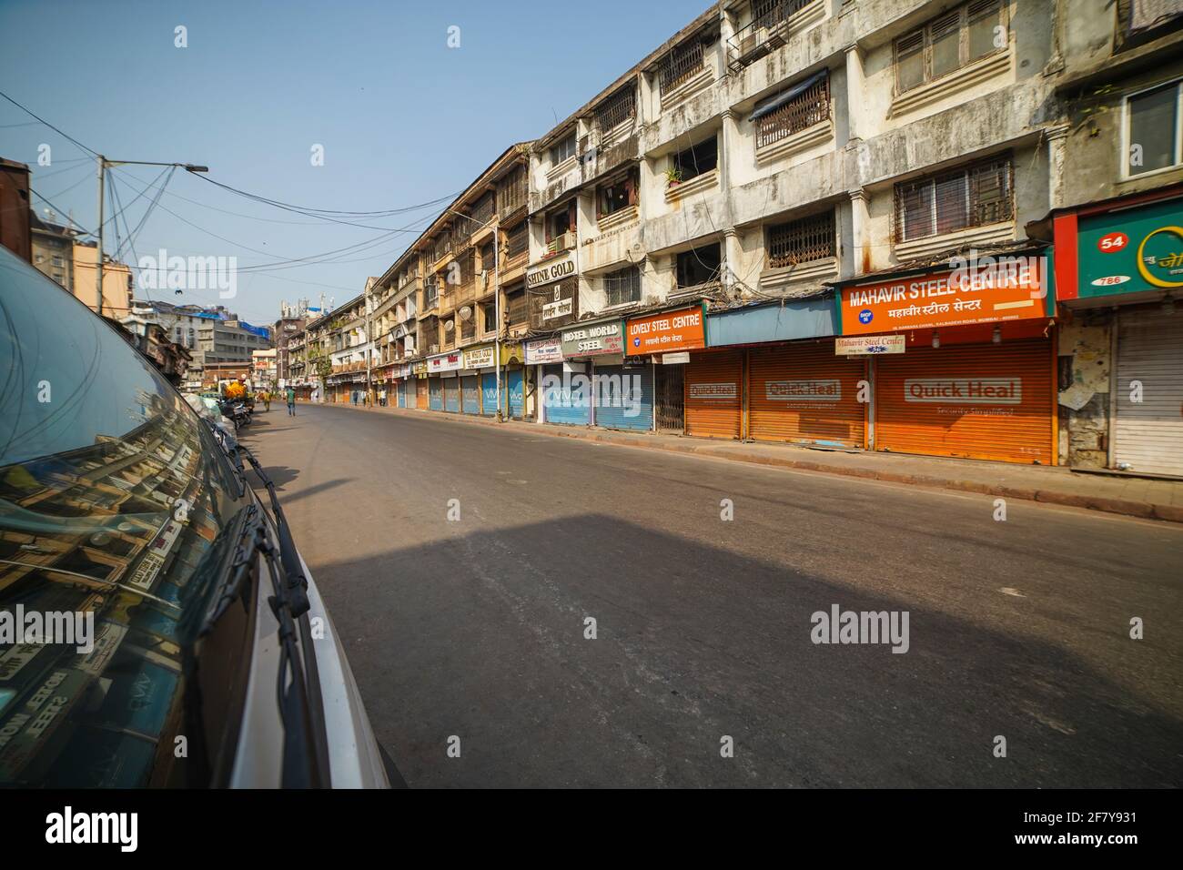 Empty market street shops india hi-res stock photography and images - Alamy