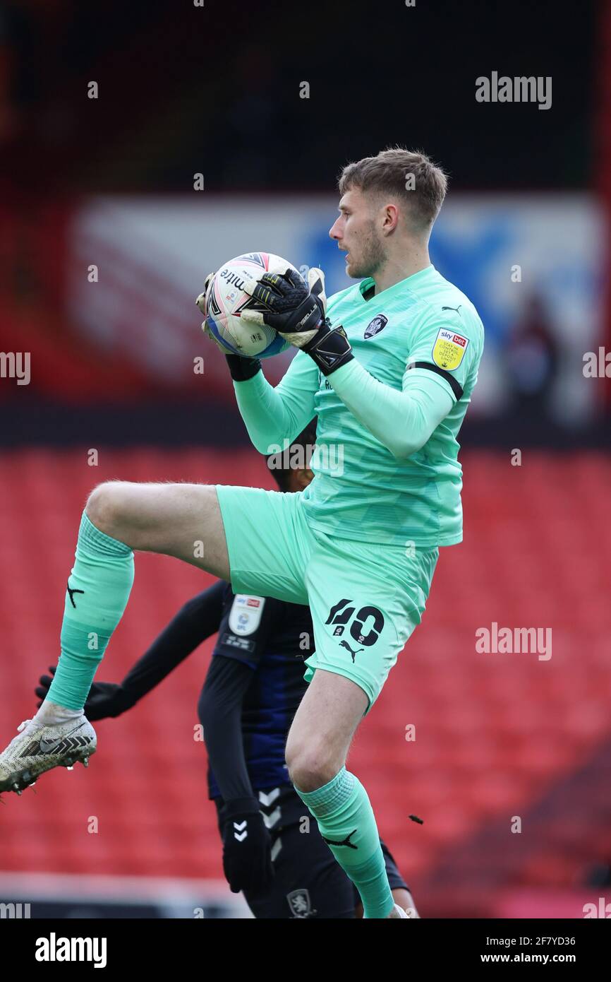 BARNSLEY, UK. APRIL 10TH Bradley Collins of Barnsley claims the ball during the Sky Bet Championship match between Barnsley and Middlesbrough at Oakwell, Barnsley on Saturday 10th April 2021. (Credit: Pat Scaasi | MI News) Credit: MI News & Sport /Alamy Live News Stock Photo
