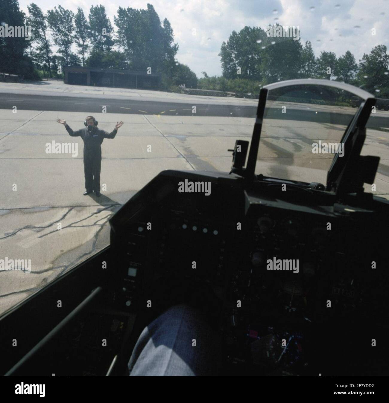 Have Glass View from the cockpit of a General Dynamics F-16A Stock Photo - Alamy