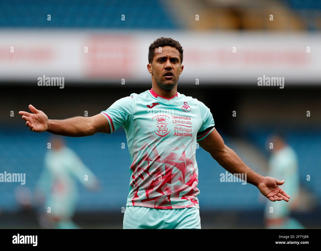 Millwall fc hi-res stock photography and images - Alamy