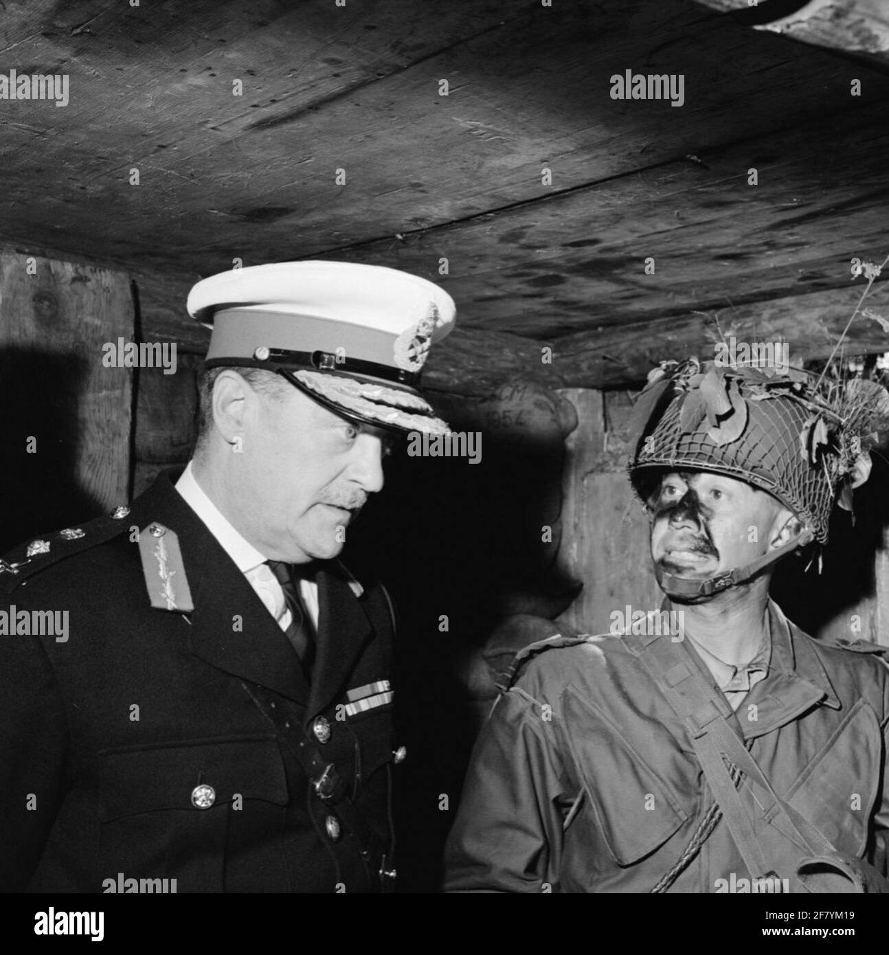 The commander general of the british royal marines general sir malcolm