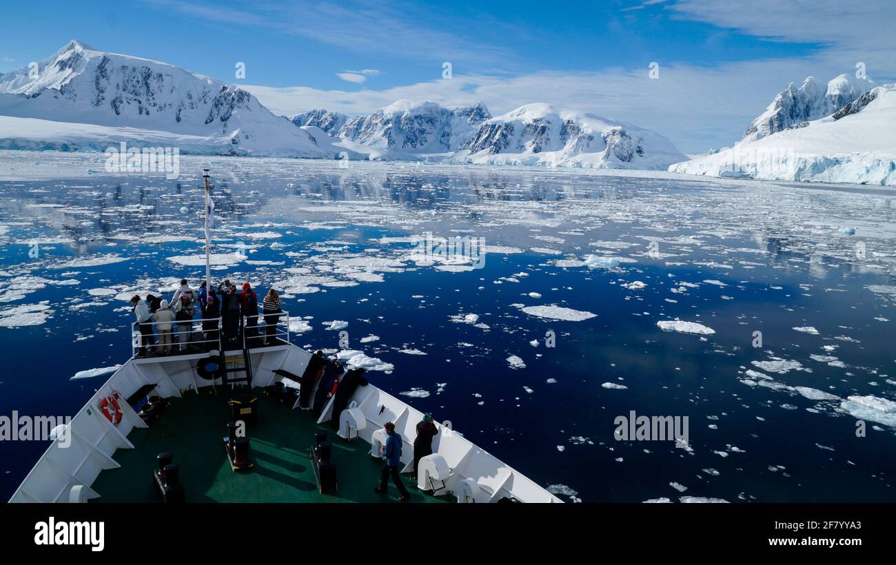 Cold arctic winter snow landscapes on a cruise to Antarctica Stock ...