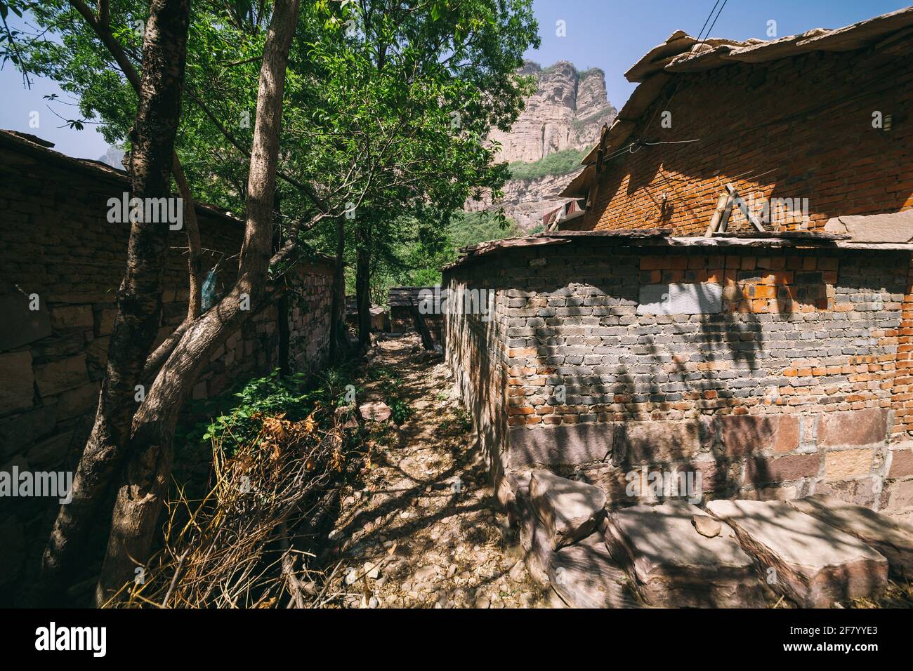 Abandoned rural house in the village Stock Photo - Alamy