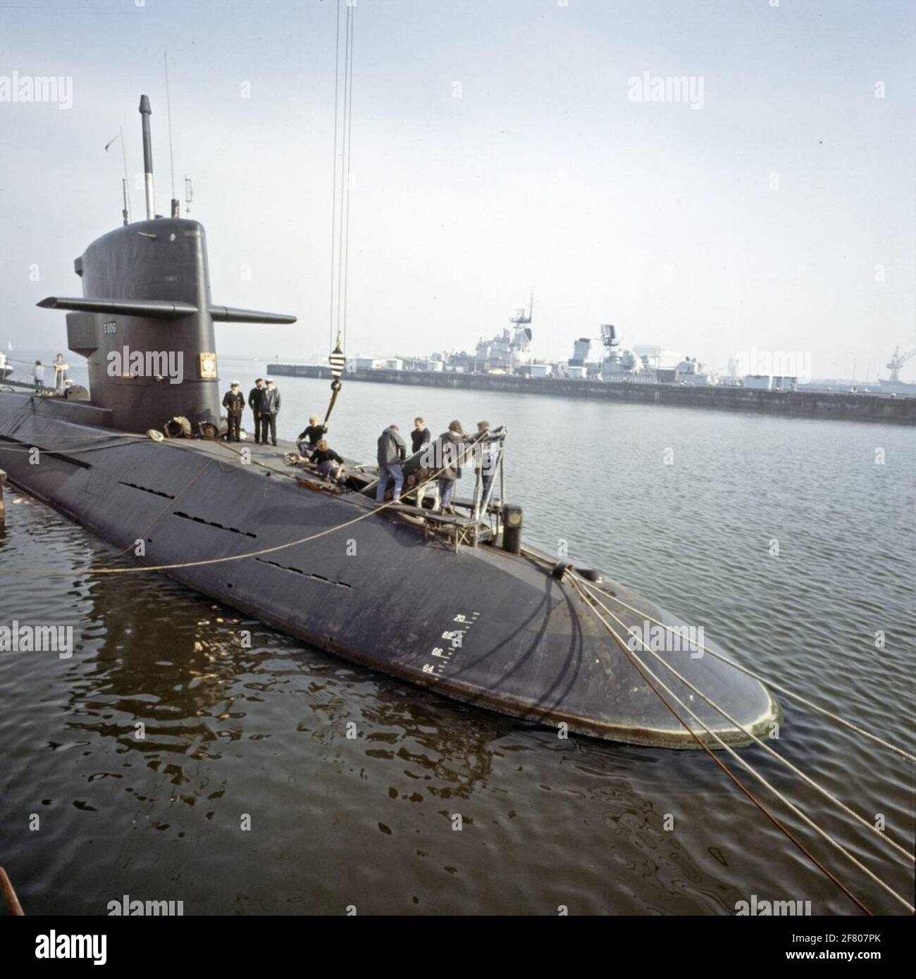 Hr.ms. Swordfish (19721994) with a submarine boat hunter of the