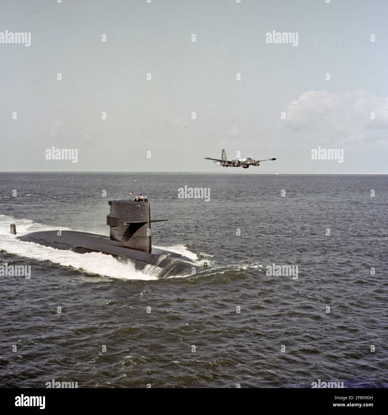 The submarine Hr.Ms. Swordfish (19721994) with a Lockheed P2V7B, P2H