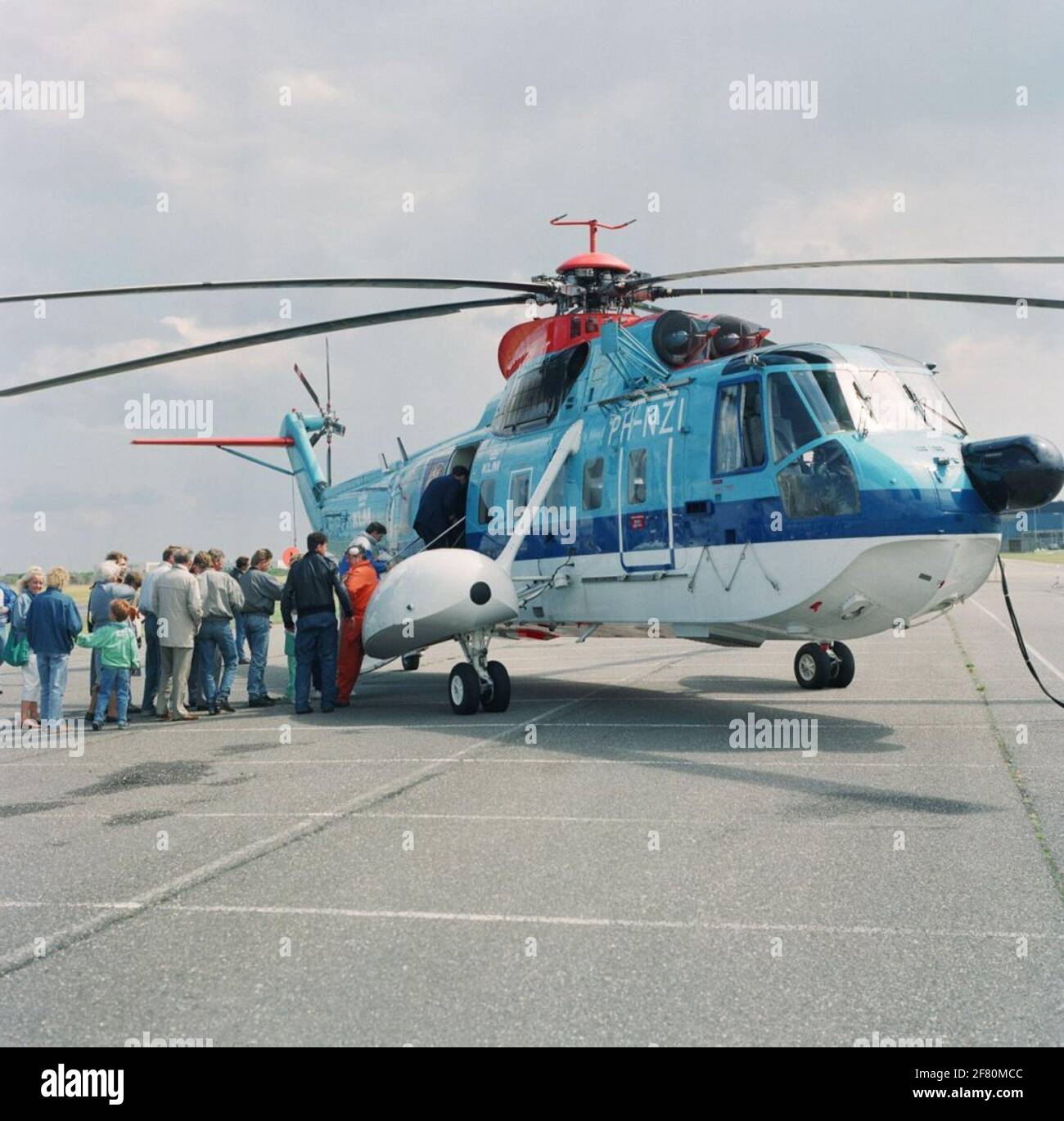 Klm sikorsky hi-res stock photography and images - Alamy