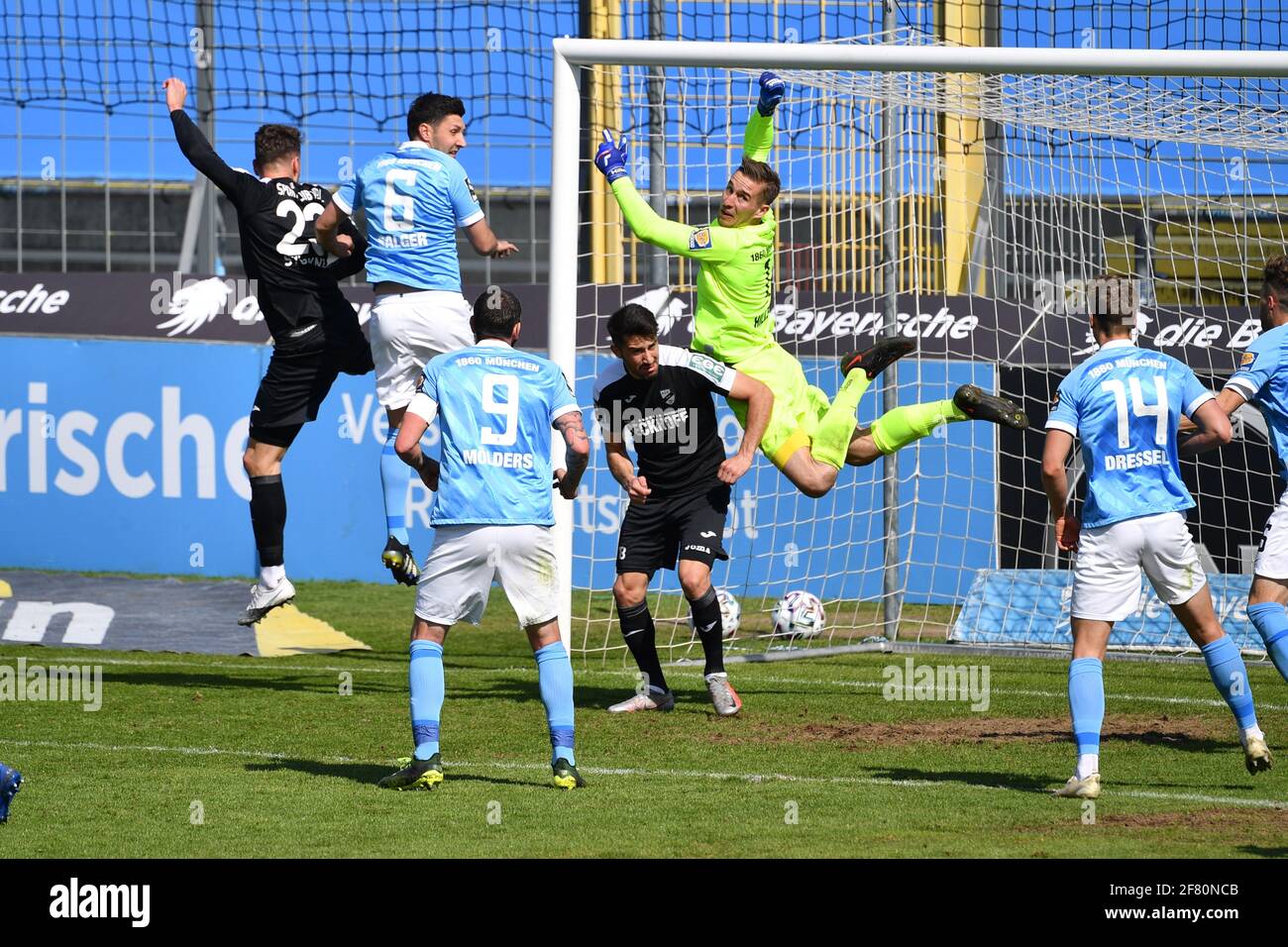 Penalty area scene, Stefan SALGER (TSV Munich 1860) heads the ball away,  action, duels. Soccer 3rd league, Liga3, TSV Munich 1860 - SC Verl on April  10th, 2021 in Muenchen GRUENWALDER STADION.