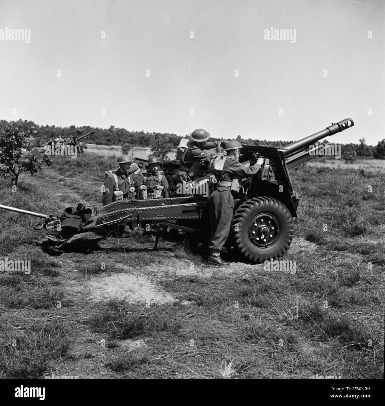 25 Ponder field gun with operation, ermelo Stock Photo Alamy