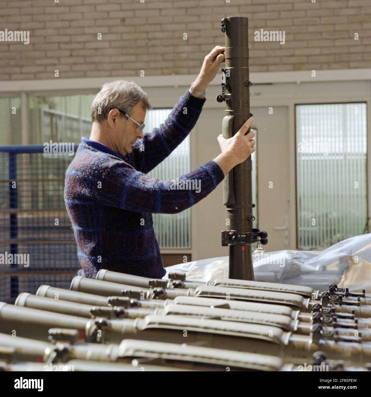 Weapons inspection hi-res stock photography and images - Alamy