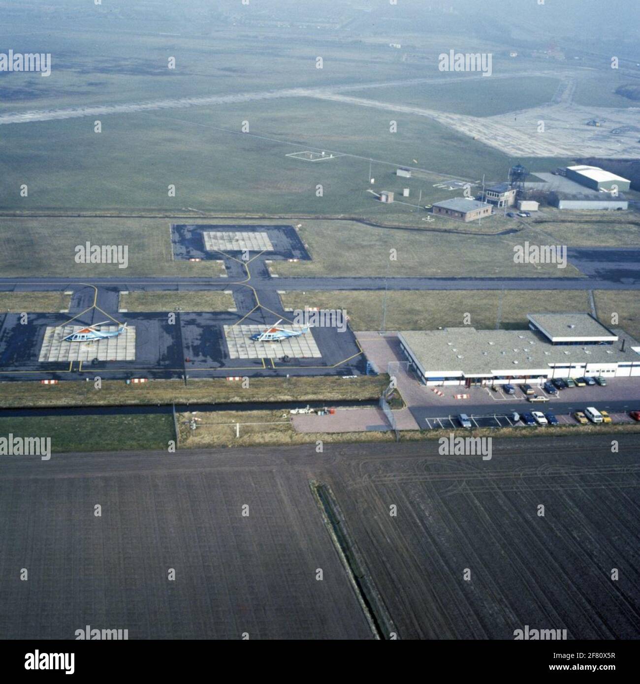 Klm north sea helicopters hi-res stock photography and images - Alamy