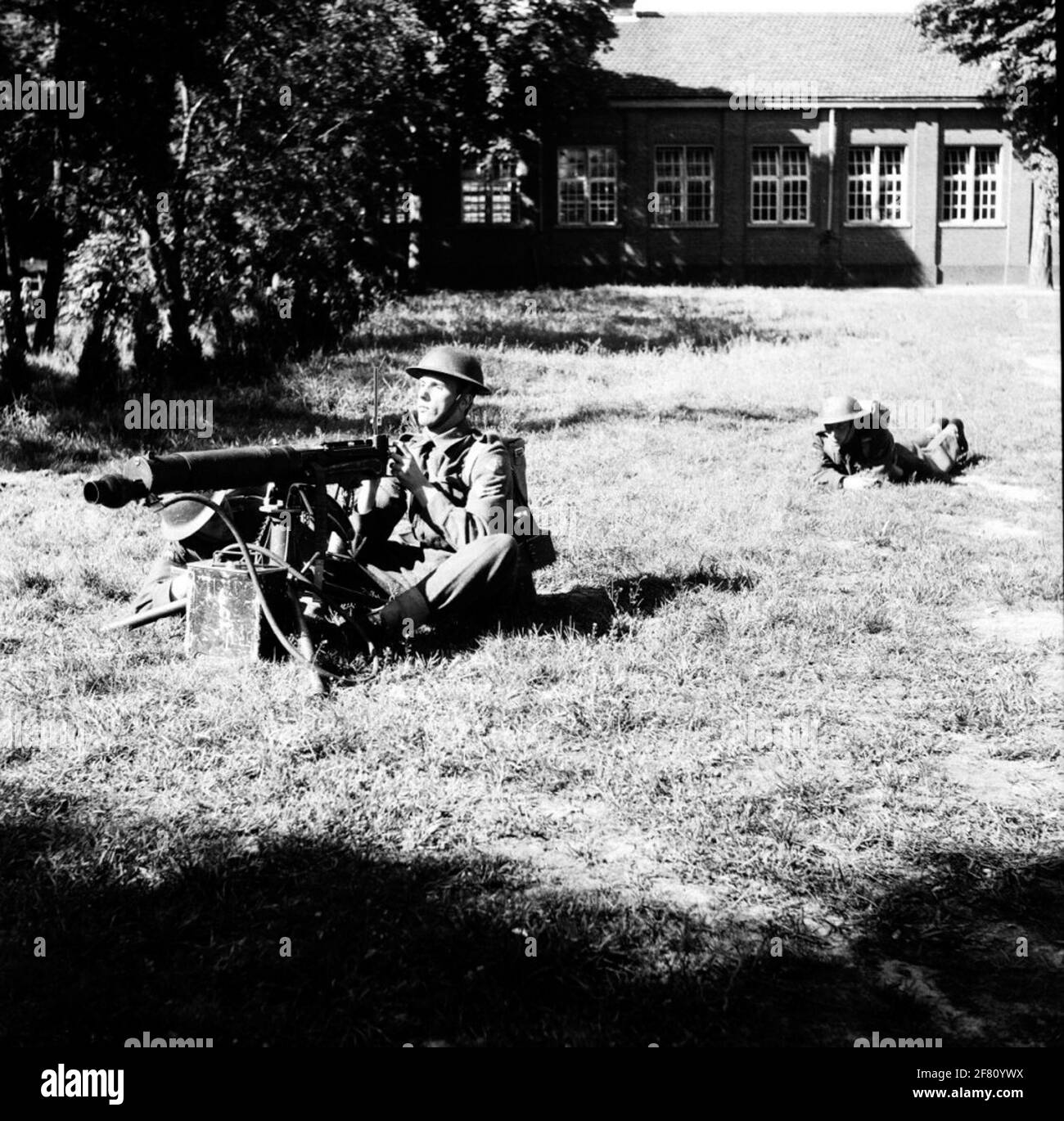 Military gun training Black and White Stock Photos & Images - Alamy