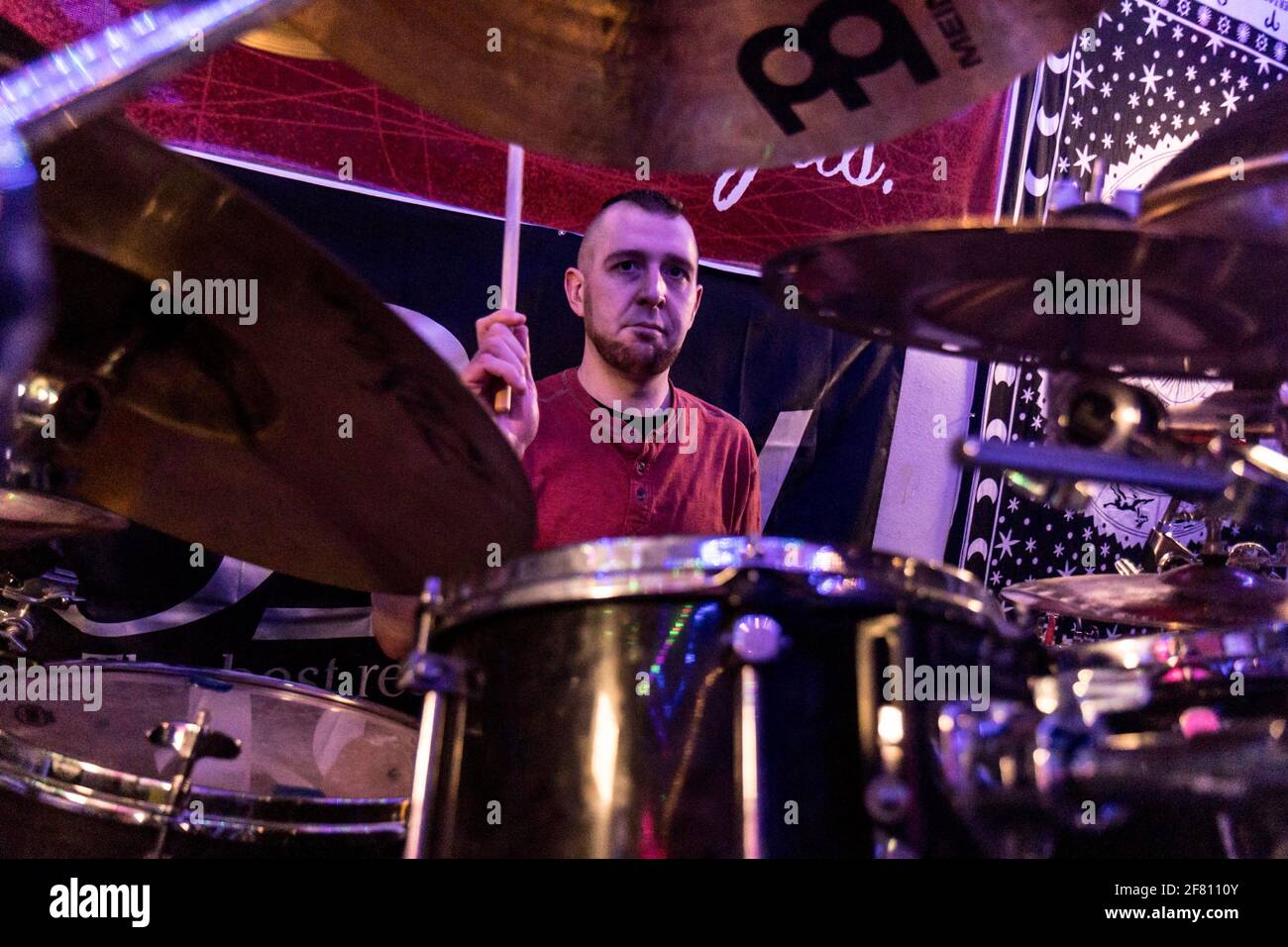Drum practice, drummer, snare, cymbal Stock Photo Alamy