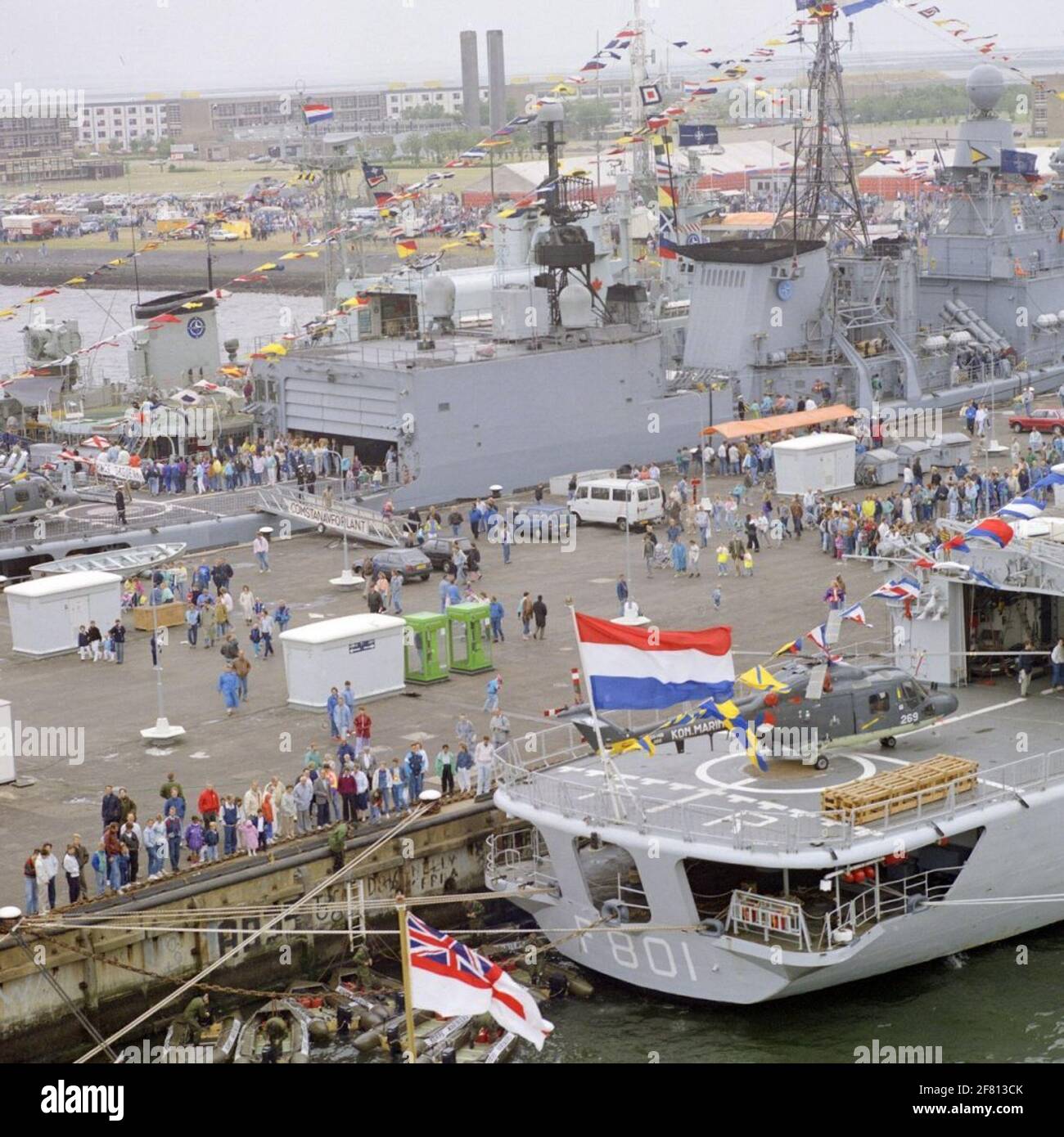 Printed during the fleet days 1989. At the front the stern (fence) of the frigate Hr.Ms. Tromp (F 801, 1975-1999) and on the other side of the scaffolding the German frigate FGS Rheinland-Pfalz (F 209, 1983). The chimney of the Portuguese Frigate NRP was also shown commander Roberto Ivens (F 482, 1968). Stock Photo