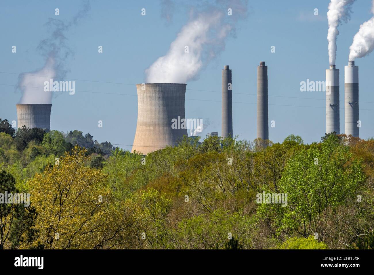 Alabama Power Company’s coal-fired James H. Miller Jr. Electric Generating Plant is located near Birmingham in West Jefferson, Alabama. (USA) Stock Photo