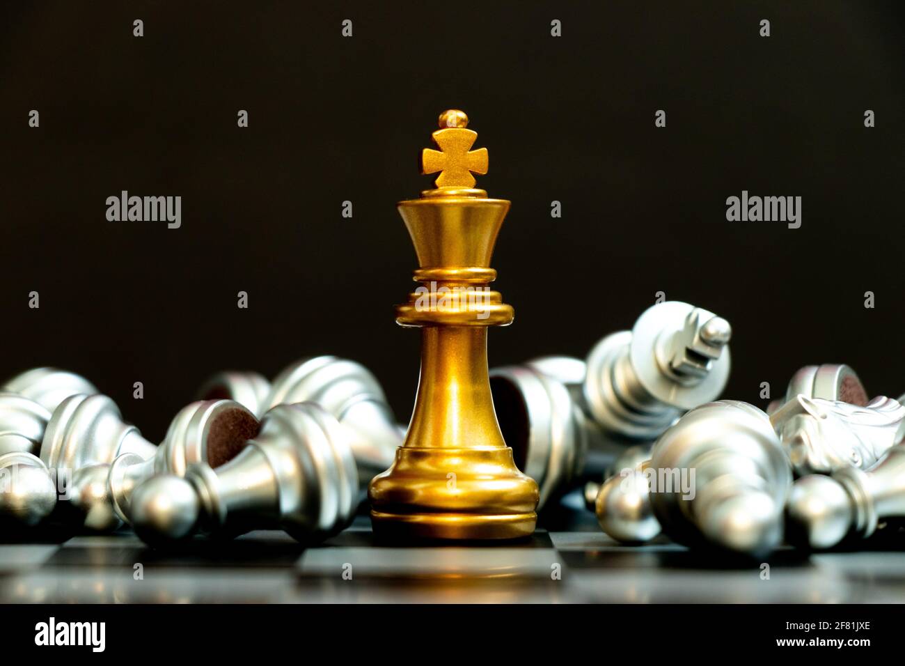 Download Silver Chess King Wallpaper