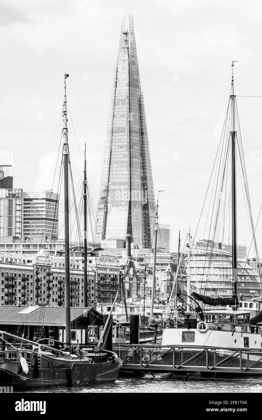 Thames barge tower bridge Black and White Stock Photos & Images - Alamy