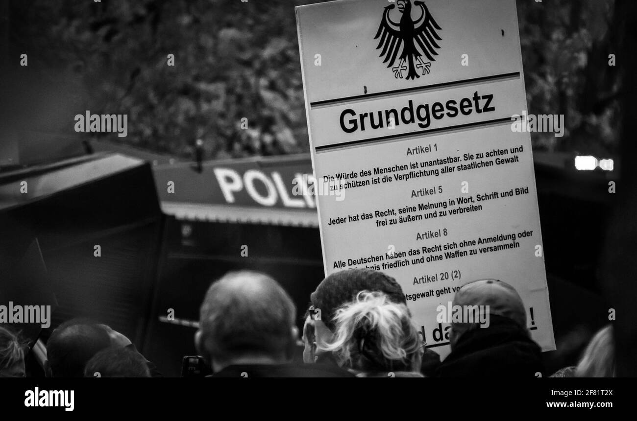 BERLIN, GERMANY - Nov 20, 2020: BERLIN, GERMANY 18.11.2020. Demo in Berlin with the police and water cannons at the Victory Column against the Corona Stock Photo