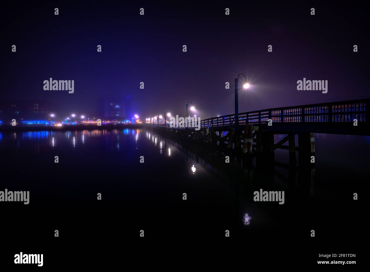 Foggy night in Sheepshead Bay Brooklyn NY USA Stock Photo Alamy