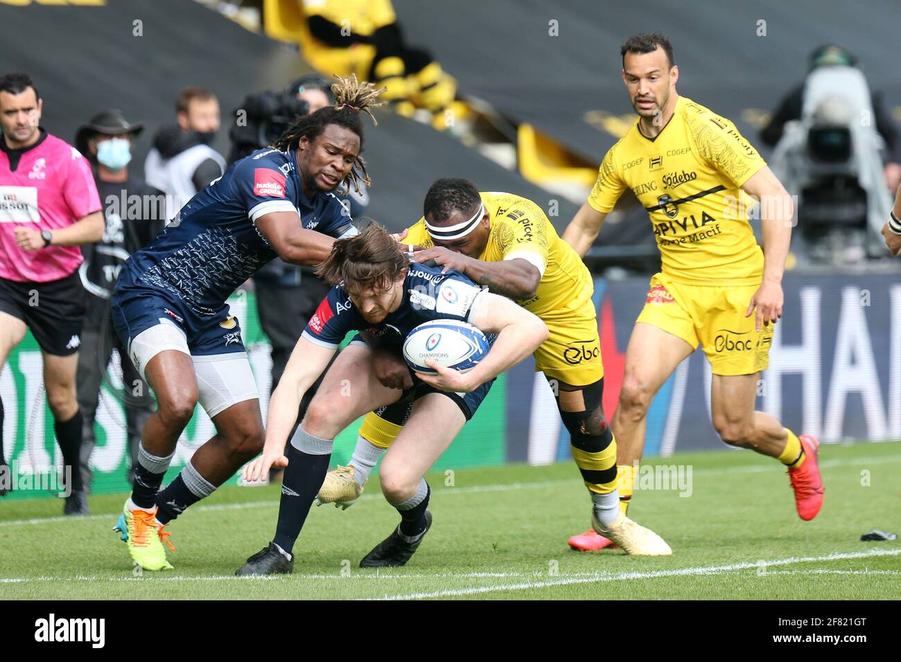 Marland Yarde, Simon Hammersley of Sale Sharks and Levani Botia, Dillyn Leyds of La Rochelle during the European Rugby Champions Cup, quarter final rugby union match between La Rochelle and Sale Sharks on April 10, 2021 at Marcel Deflandre stadium in La Rochelle, France - Photo Laurent Lairys / DPPI Stock Photo