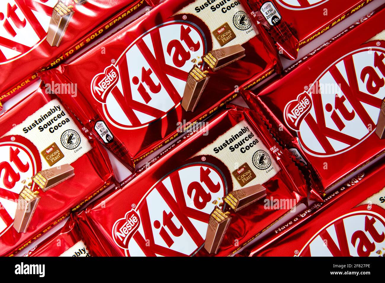 KitKat 4 Finger Milk Chocolate Bars Stock Photo - Alamy