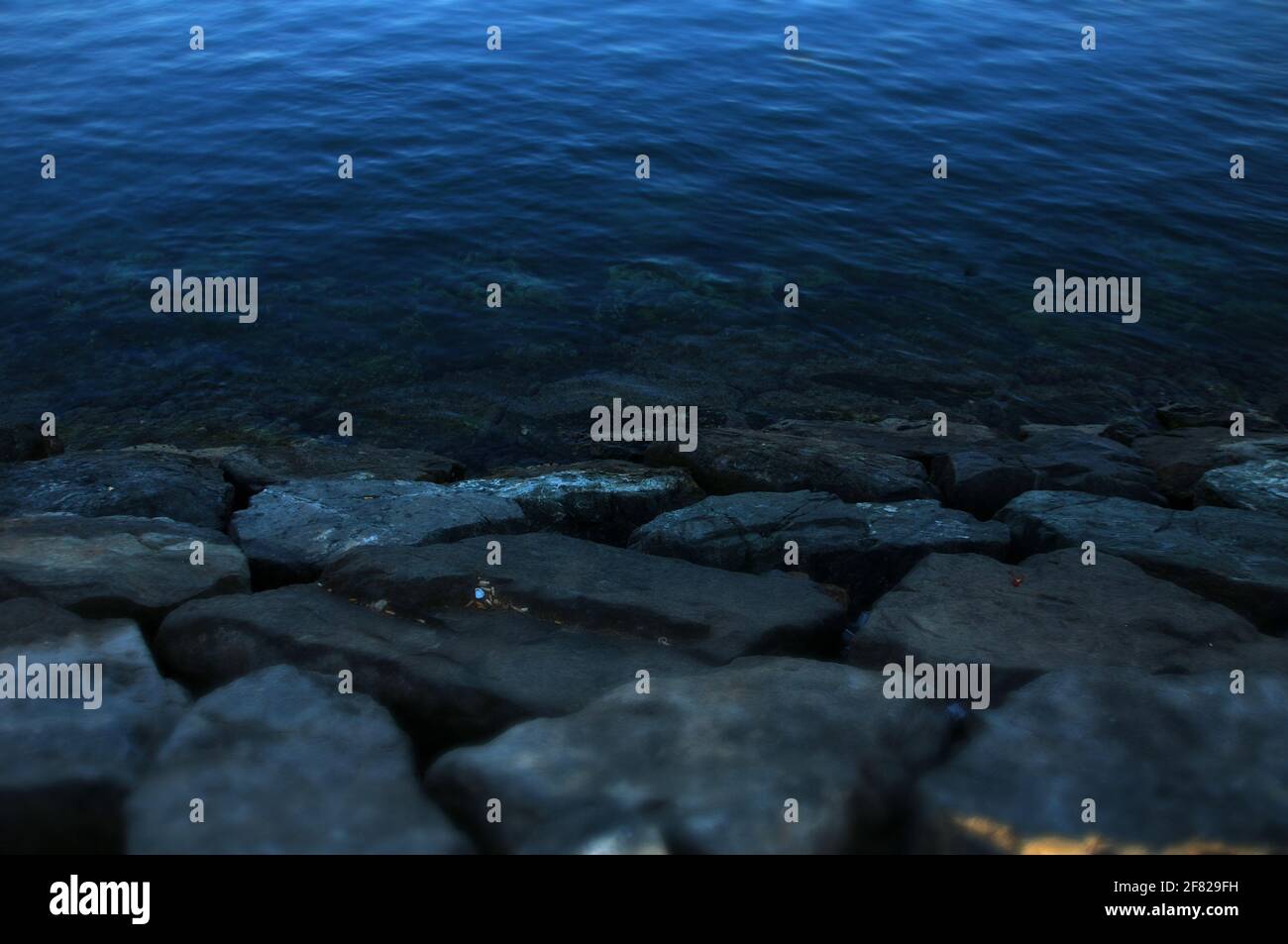 Sea side rocks hi-res stock photography and images - Alamy