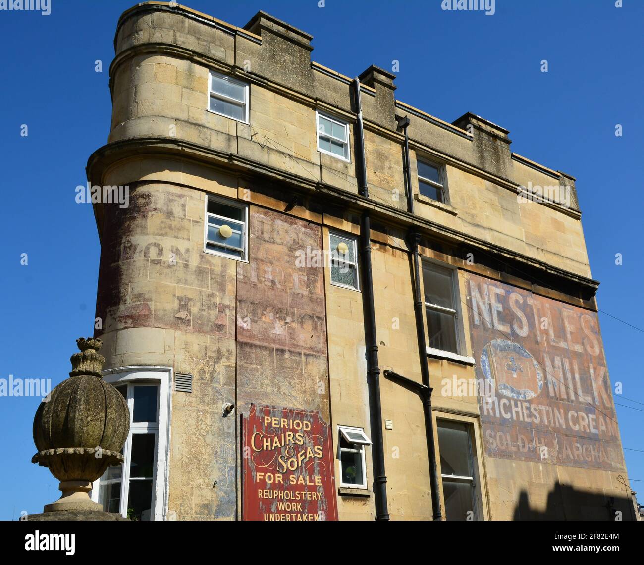 Roman bath house london hi-res stock photography and images - Alamy
