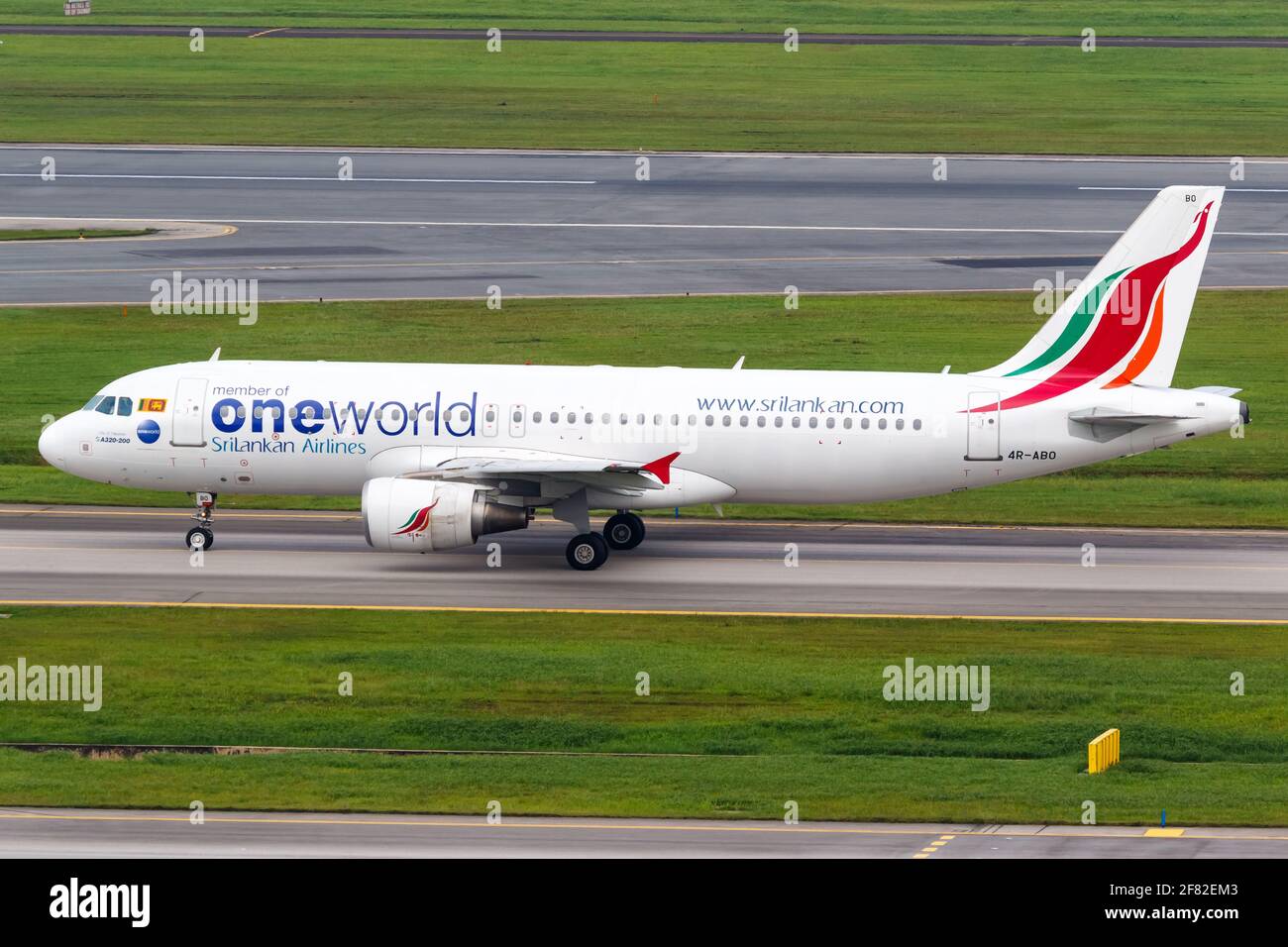 Changi, Singapore – January 29, 2018: SriLankan Airlines Airbus A320 airplane at Changi airport (SIN) in Singapore. Airbus is a European aircraft manu Stock Photo