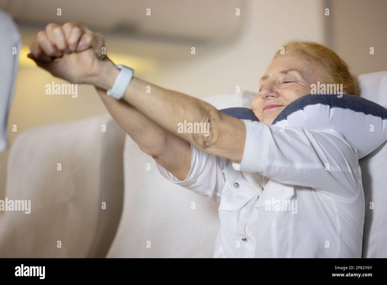 Health problem on an airplane, The senior female passenger on the plane