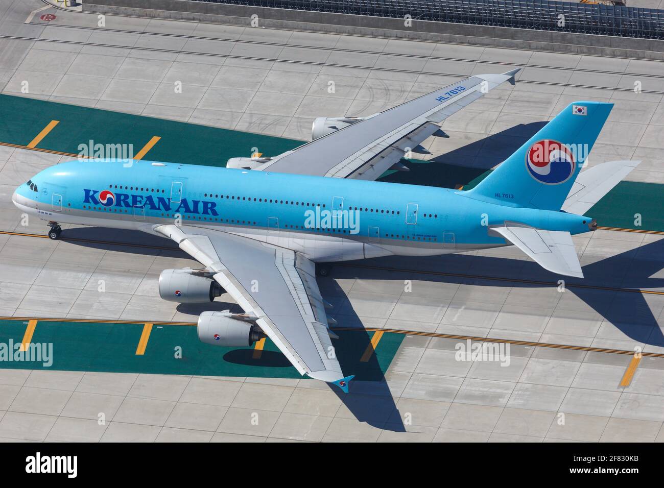 Korean Air A380 lands at Heathrow 27L. 10 Oct 2022. F1 Cargo