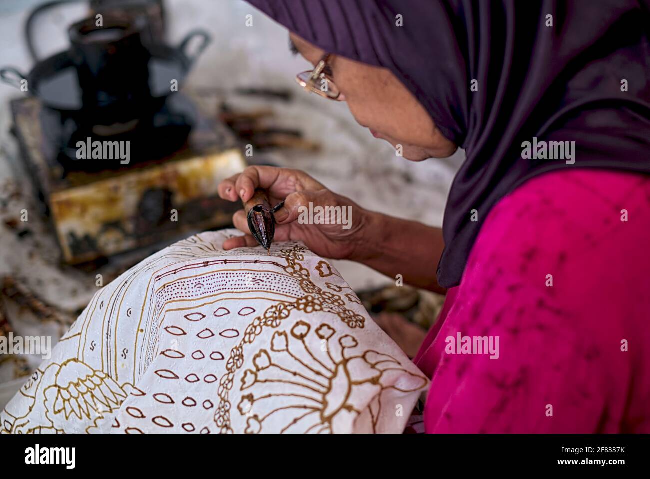 Batik Indonesia Traditional Hi Res Stock Photography And Images Alamy