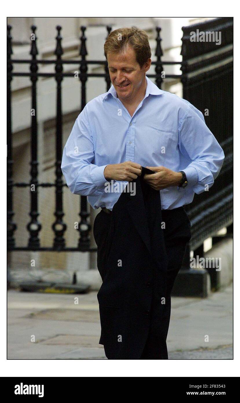 Alastair Campbell arriving at Downing Street.pic David Sandison 11/7