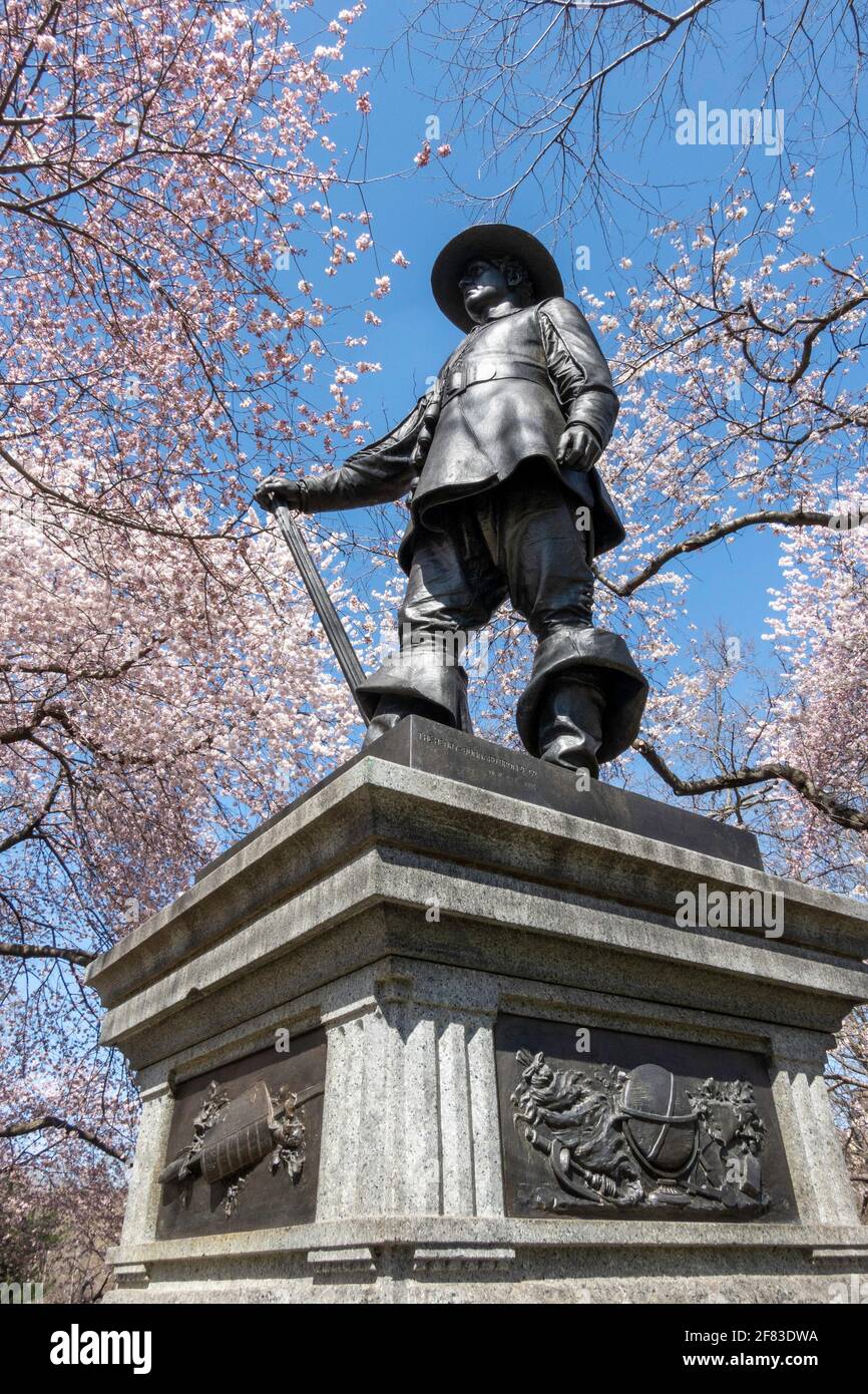 The Pilgrim Statue, Pilgrim Hill, Central Park, NYC Stock Photo