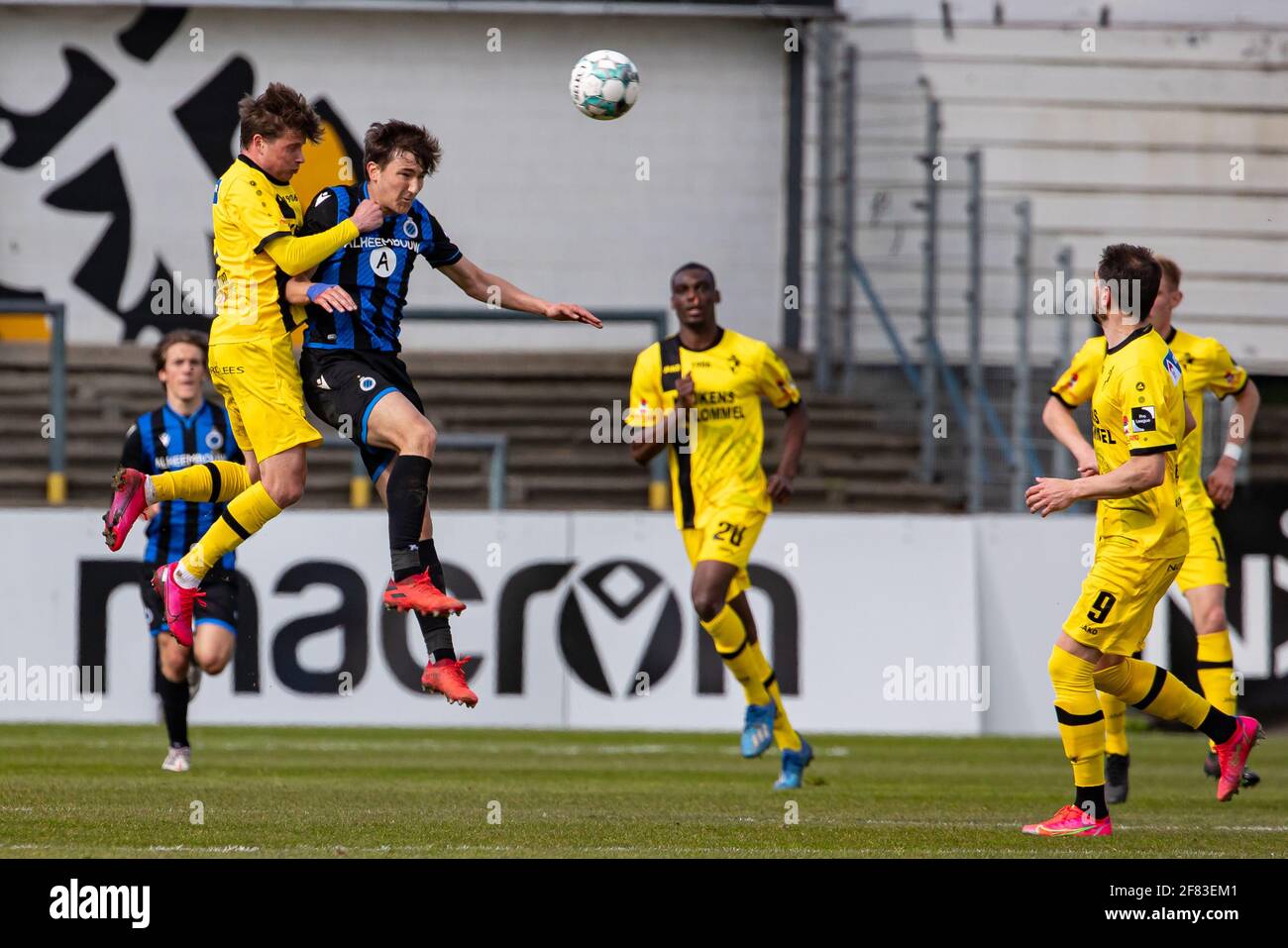 Lierse S Tibeau Swinnen And Club Nxt S Thomas Van Den Keybus Fight For The Ball During A Soccer Match Between Club Nxt And Lierse Kempenzonen Sunday Stock Photo Alamy