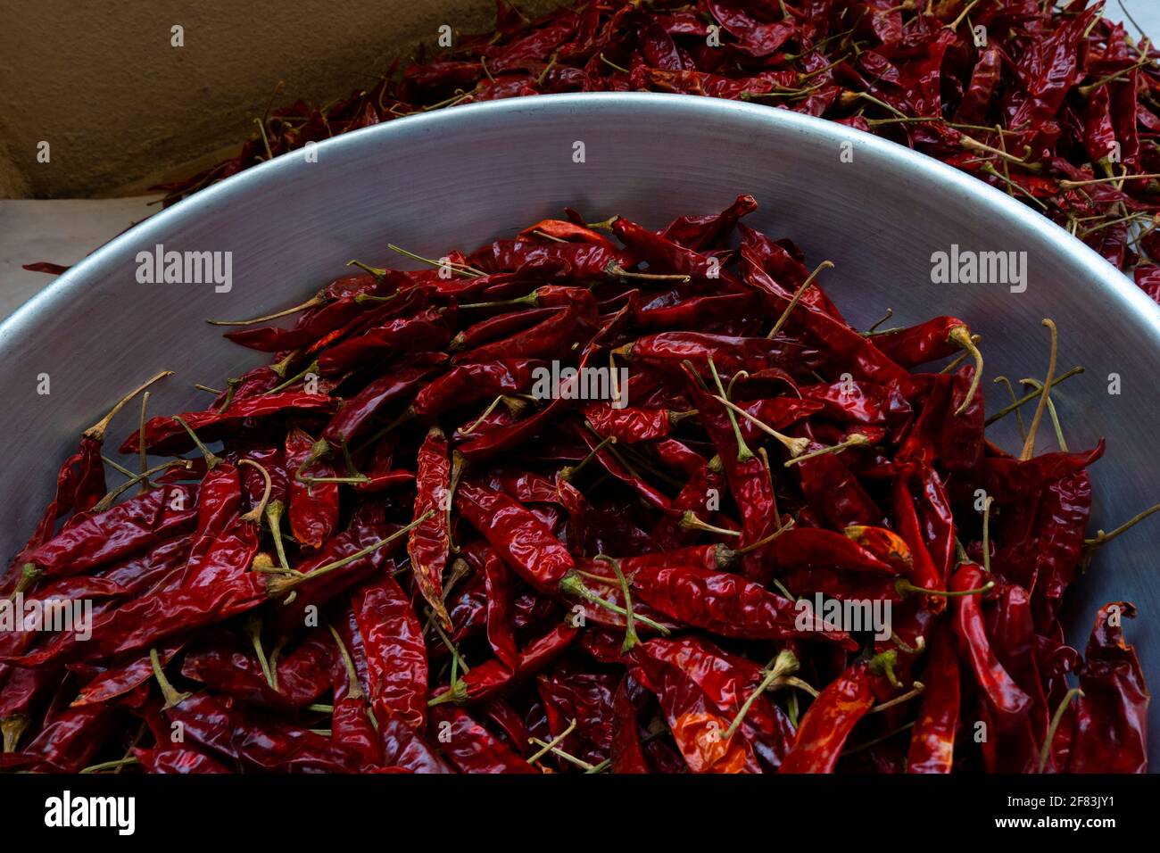 Dried whole chilies hi-res stock photography and images - Alamy